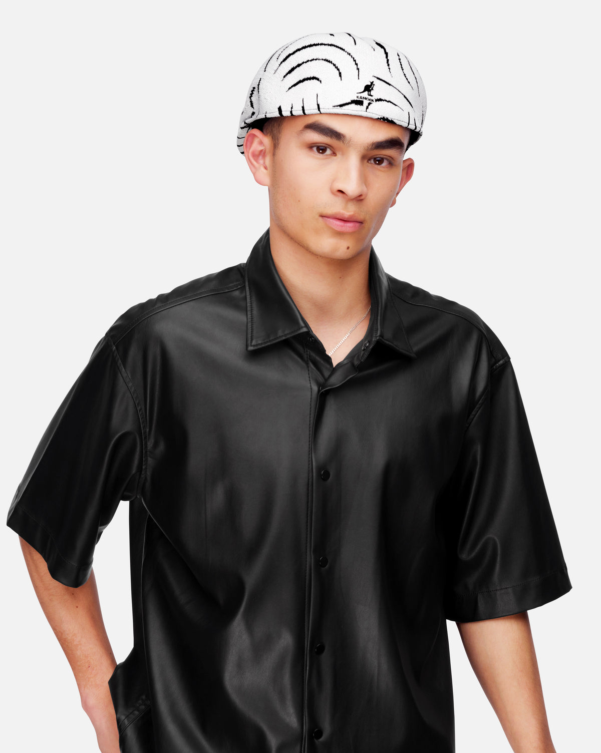 color-white-black